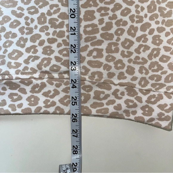 Rae Dunn Football Mama Cream & White Leopard Print Sweatshirt 1X Women’s - Picture 8 of 11